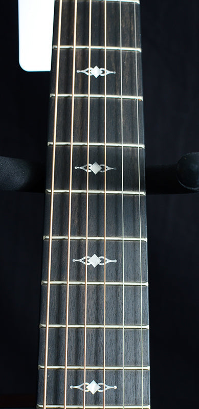 Taylor 322ce 12-Fret V Class